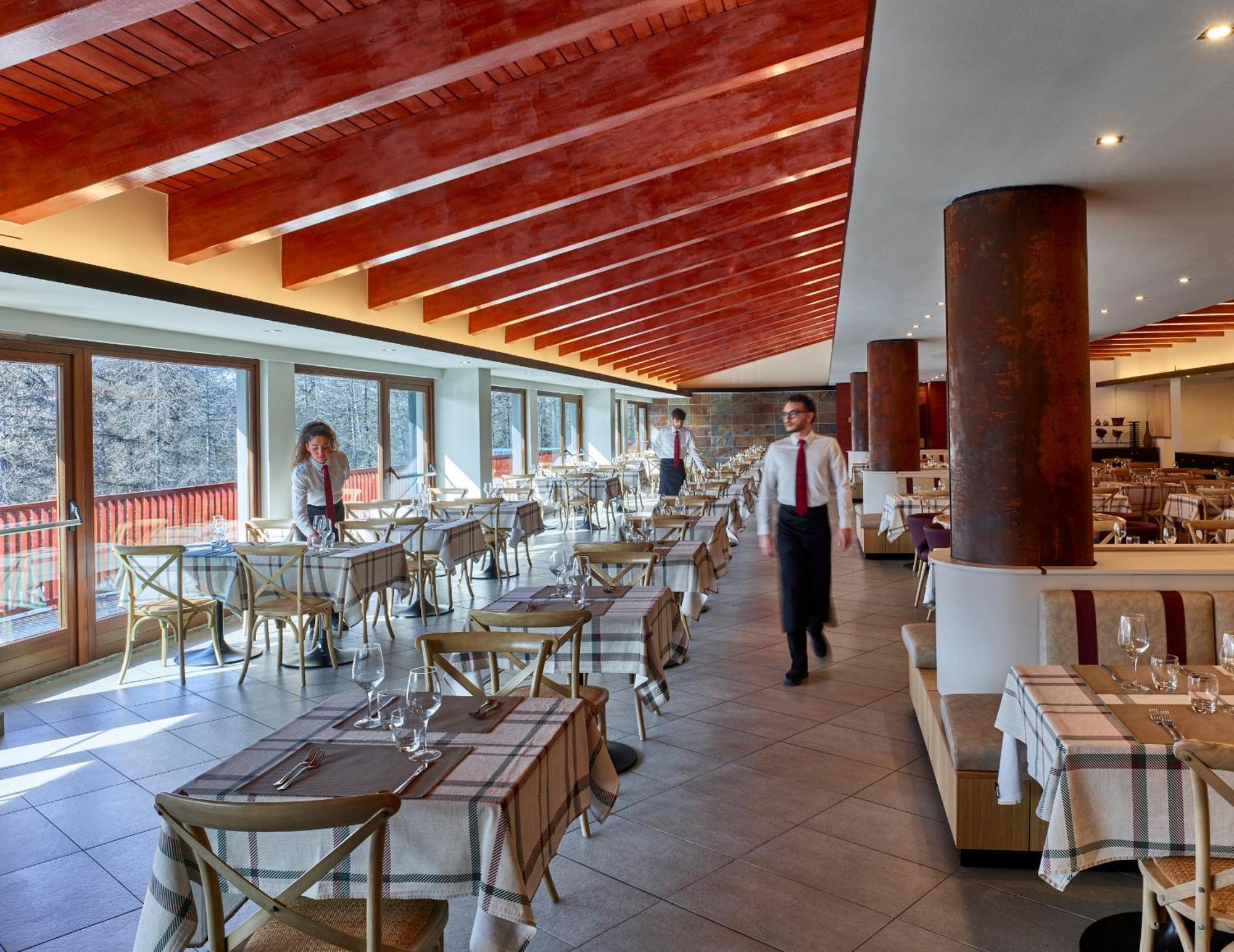 Hotel Sansicario Majestic Cesana Torinese Kültér fotó
