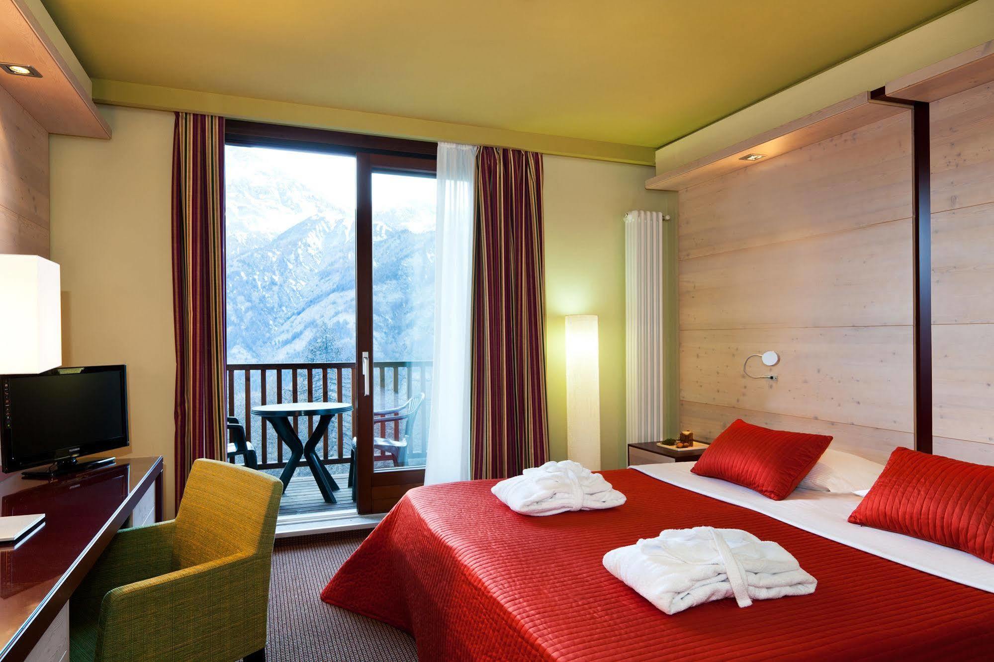 Hotel Sansicario Majestic Cesana Torinese Kültér fotó